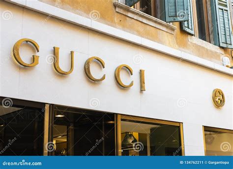 gucci empresa